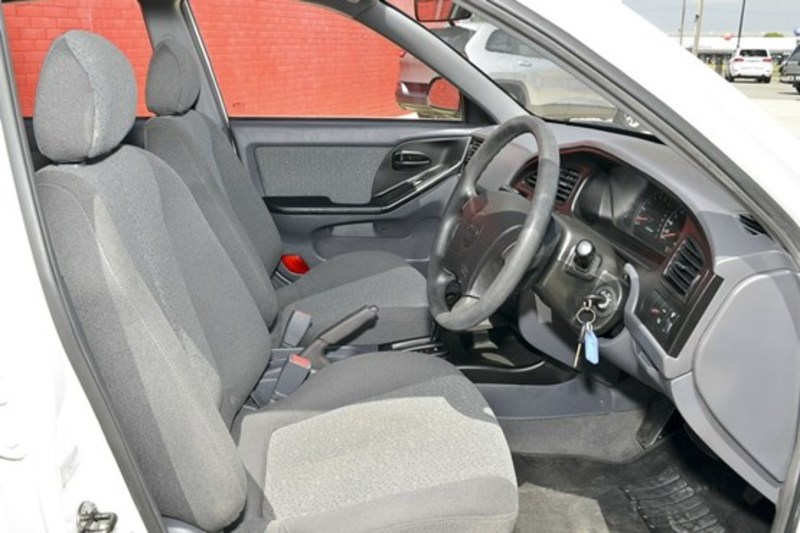2002 HYUNDAI ELANTRA GL XD
