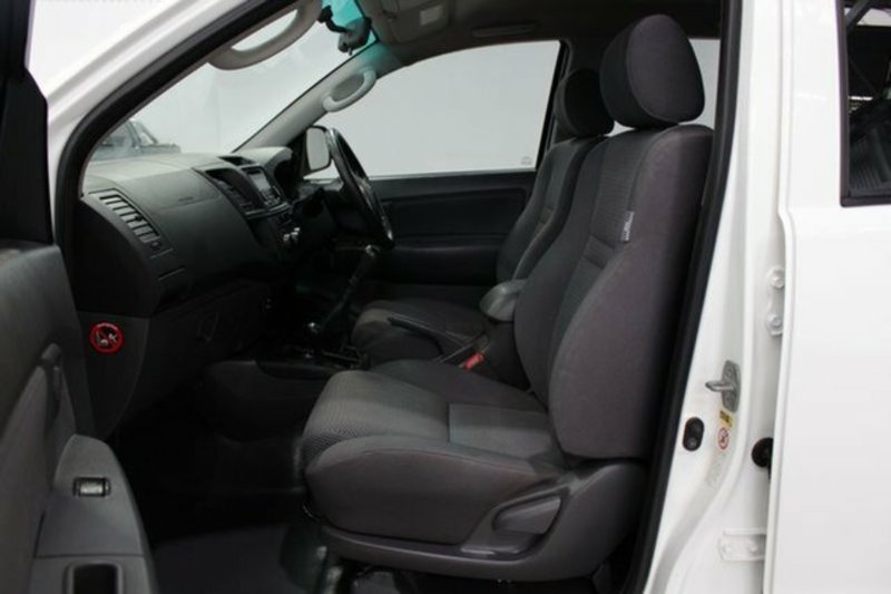 2013 TOYOTA HILUX SR (4x4) KUN26R MY12