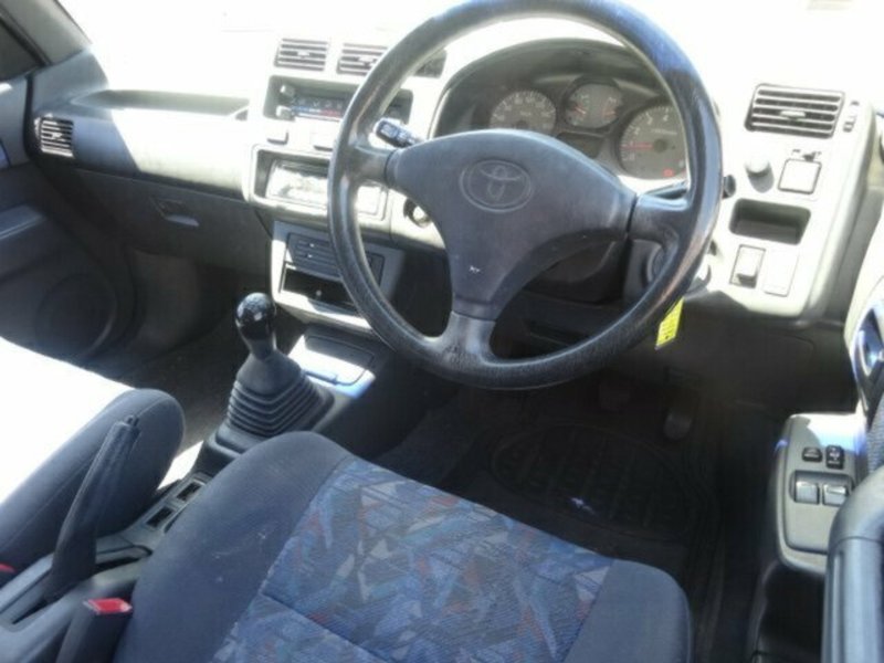 1999 TOYOTA RAV4 (4x4)
