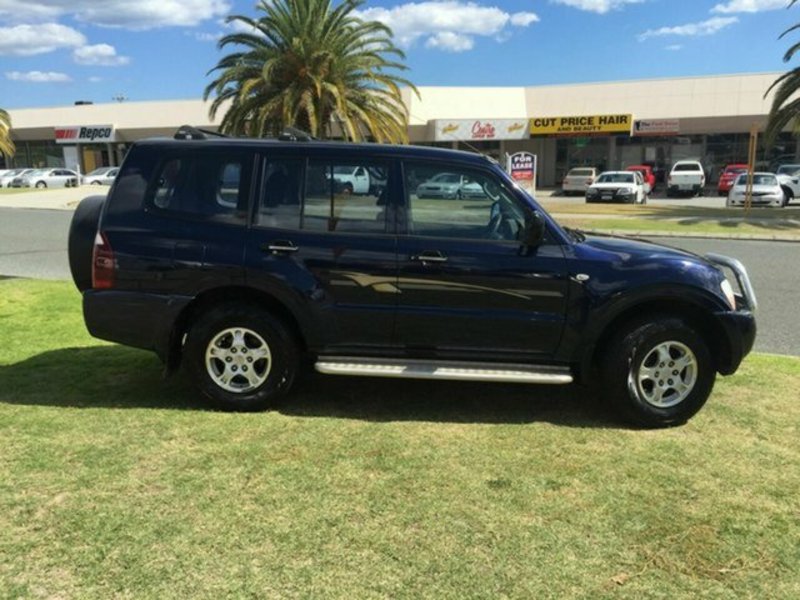 2003 MITSUBISHI PAJERO GLX NP