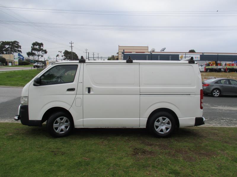2006 TOYOTA HIACE KDH201R