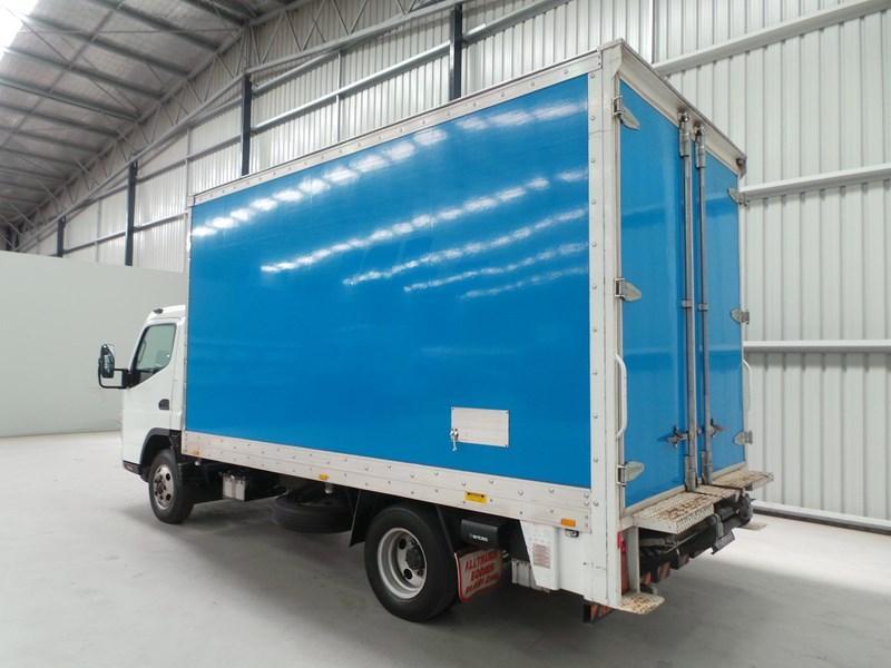 2010 FUSO CANTER PANTECH
