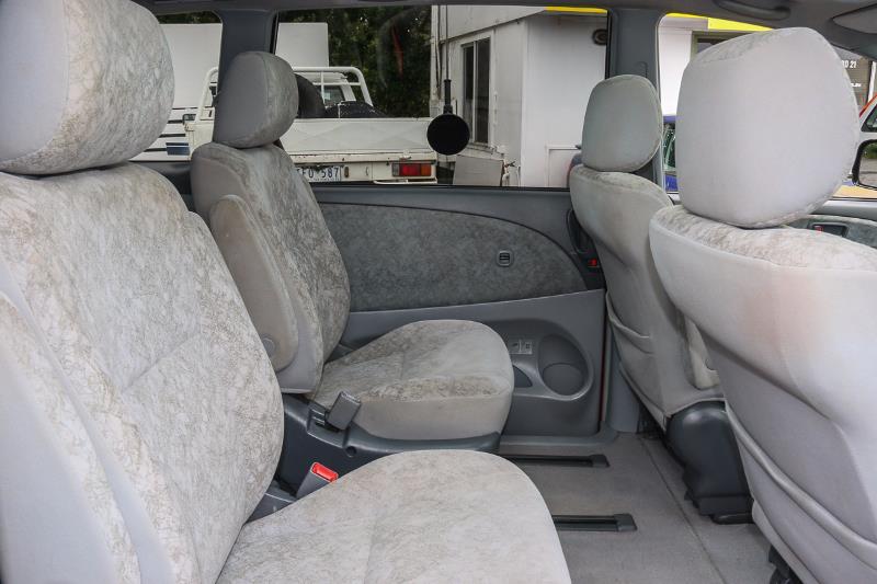 2001 TOYOTA TARAGO