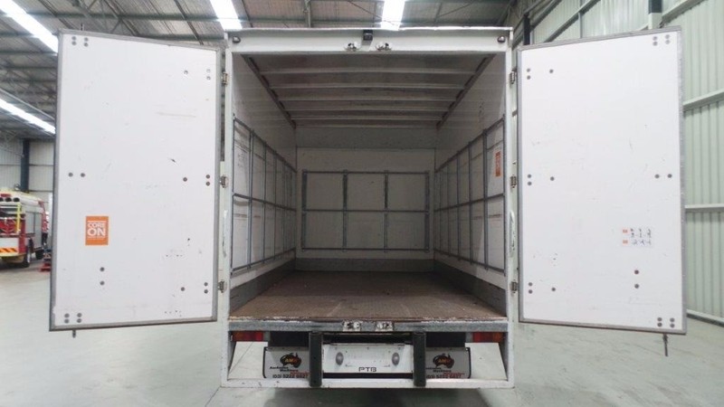 2011 FUSO Canter 515 Canter 515 Truck