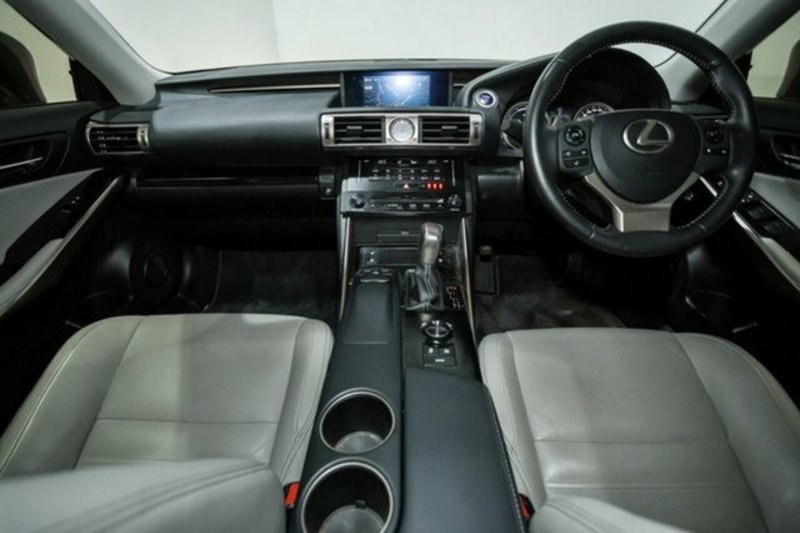 2014 LEXUS IS300h LUXURY HYBRID AVE30R MY15