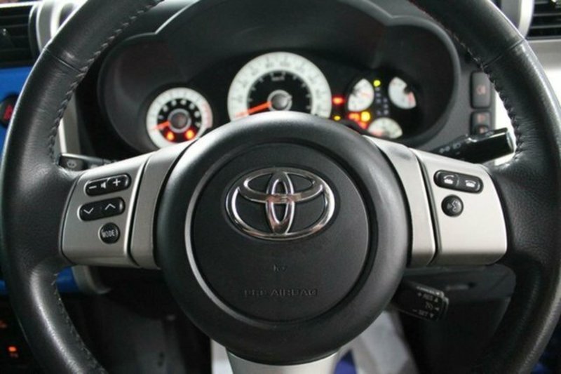 2011 TOYOTA FJ CRUISER GSJ15R