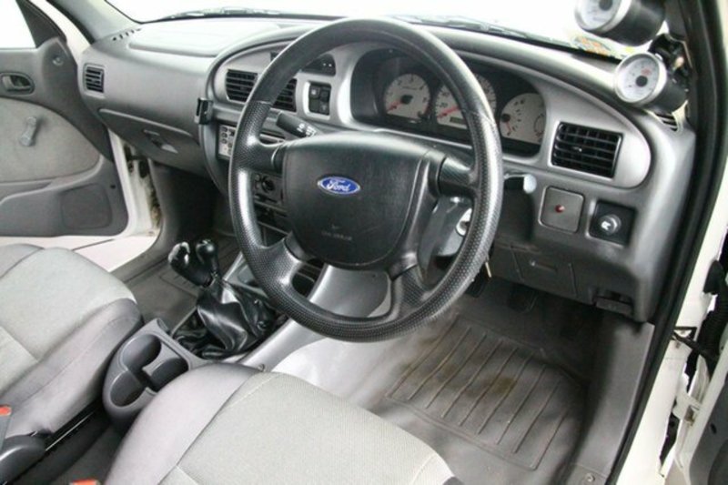 2006 FORD COURIER GL (4x4) PH