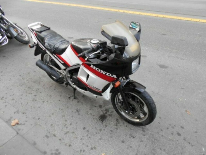 1985 HONDA 250CC VT250F