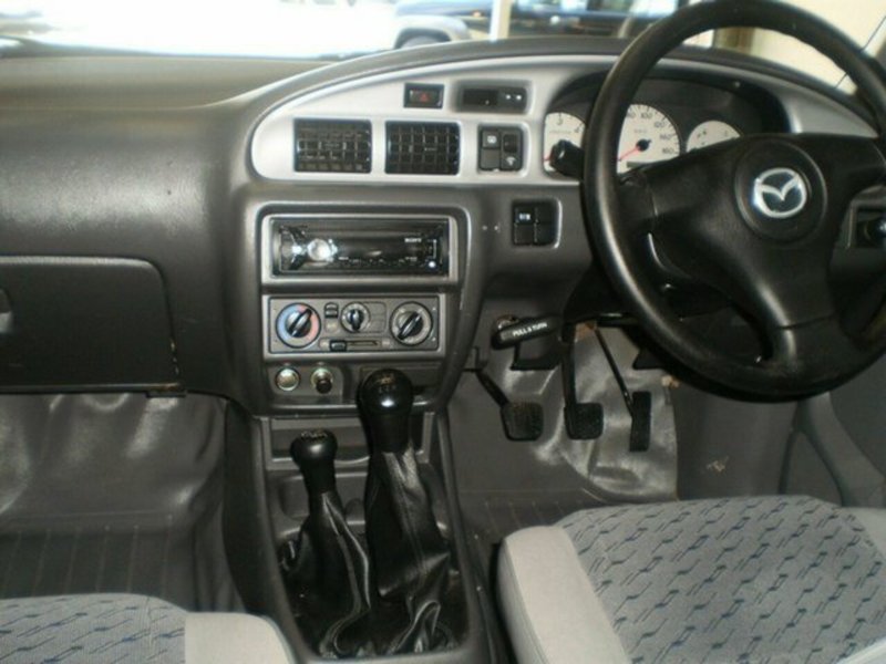 2006 MAZDA B2500 BRAVO SDX (4x4)