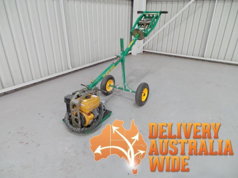RED ROO POST HOLE DIGGER