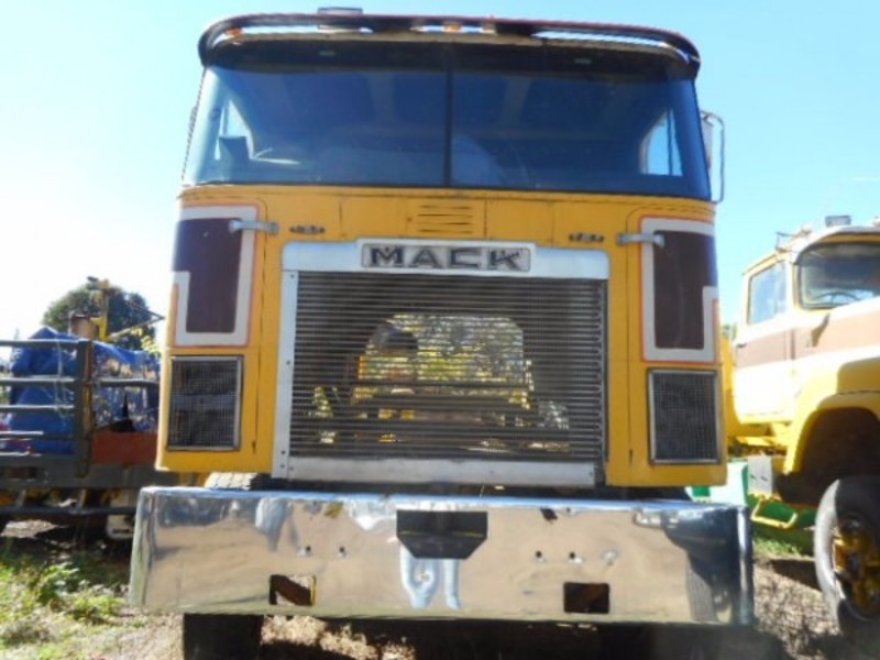 1983 MACK CRUISE-LINER Prime Mover CRUISE-LINER Truck