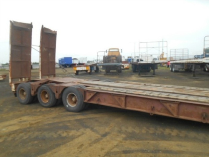 Drake Low LoaderPlatform Semi Trailer