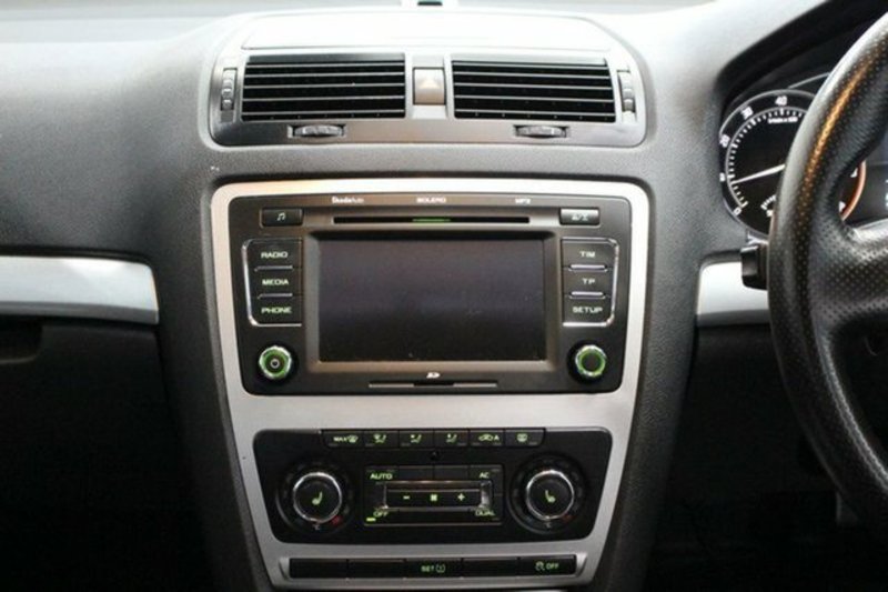 2010 SKODA OCTAVIA RS 147 TSI 1Z MY10