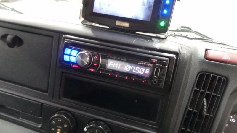 2011 FUSO Canter 515 Canter 515 Truck