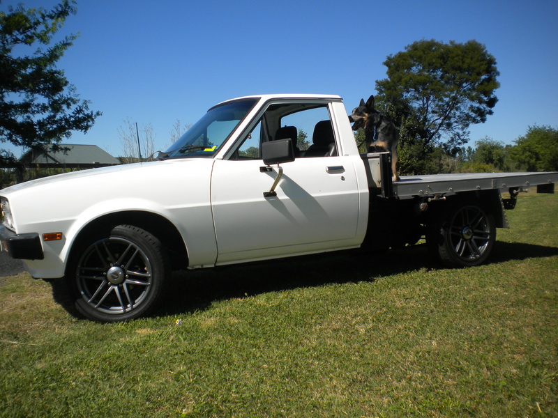 1982 MITSUBISHI L200 EXPRESS 1000KG 2.25M
