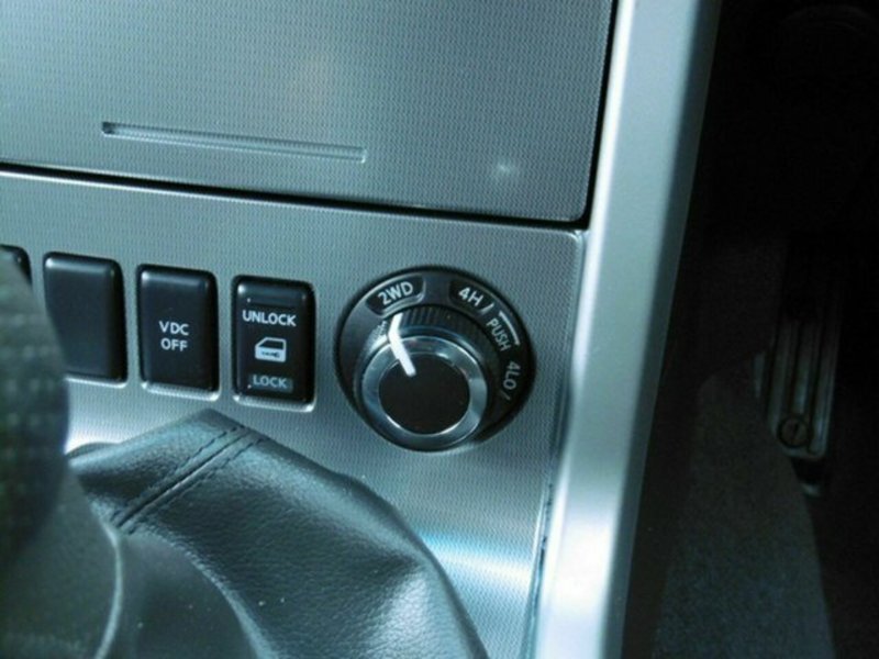 2012 NISSAN NAVARA ST (4x4) D40