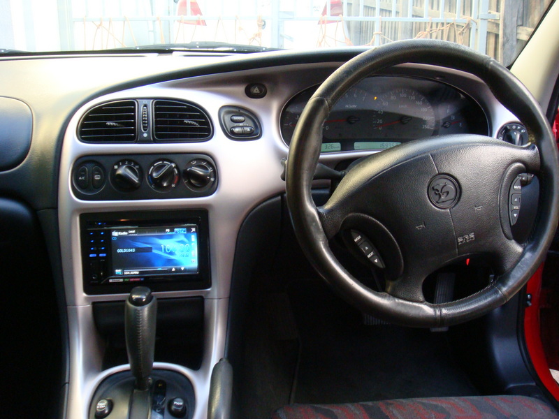 2000 HSV XU6 VX