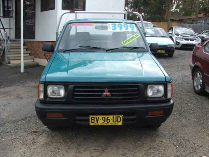 1995 MITSUBISHI TRITON STD MJ