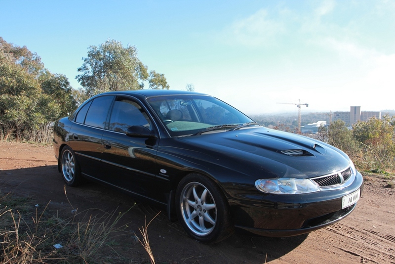 2000 HOLDEN BERLINA VX