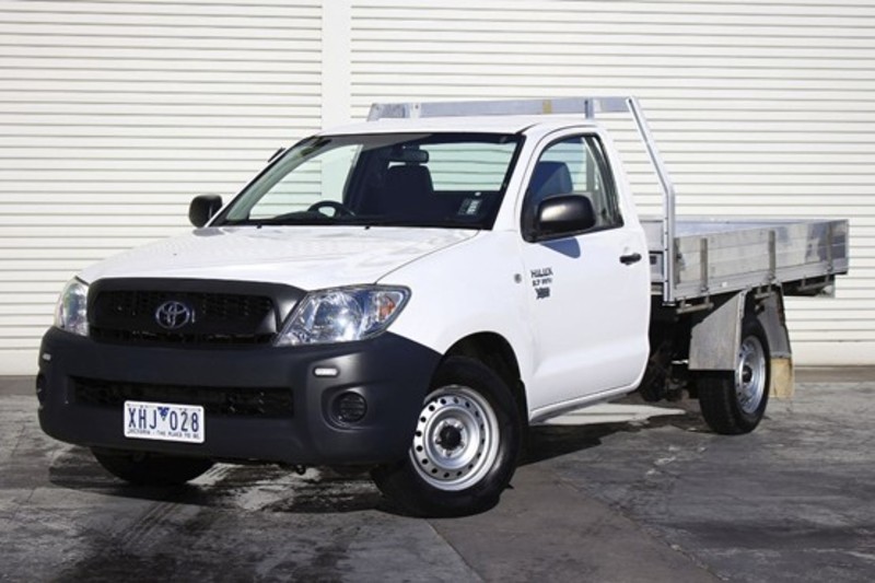 2009 TOYOTA HILUX 4x2 Workmate 