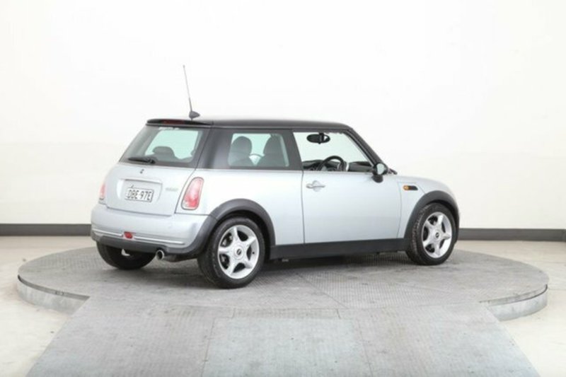 2004 MINI COOPER R50