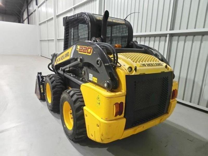 2011 NEW HOLLAND L220 SKID STEER LOADER