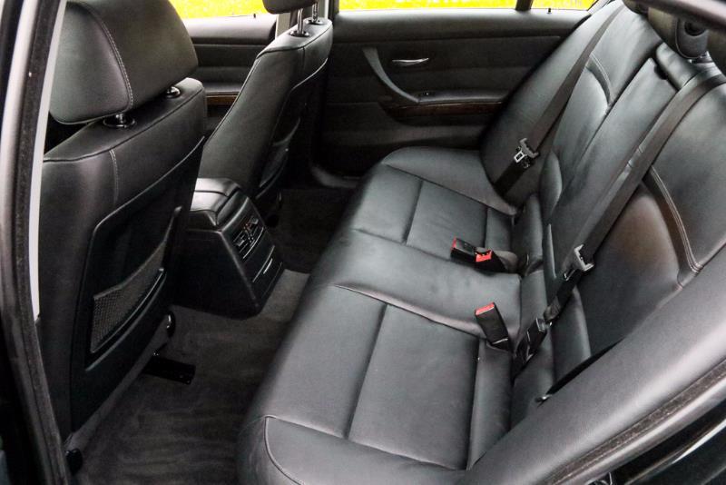 2009 BMW 325i