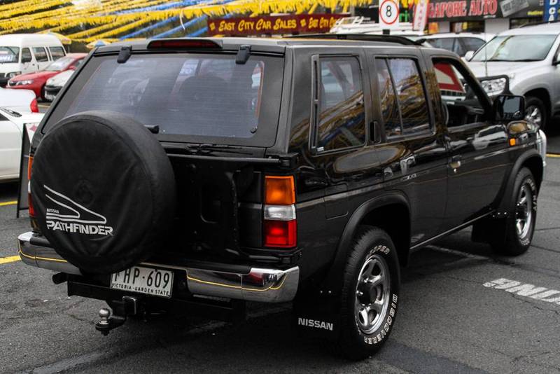 1993 NISSAN PATHFINDER Ti (4x4)