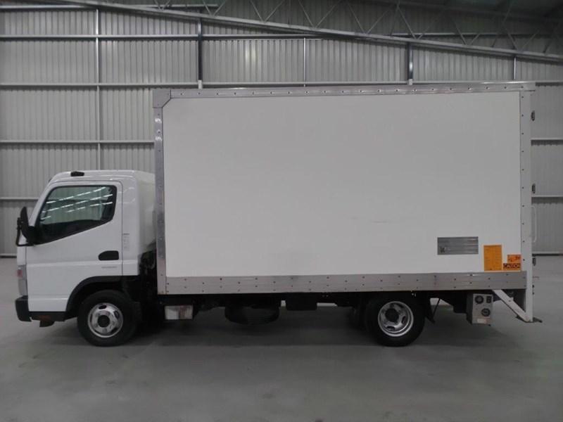 2012 FUSO CANTER 515
