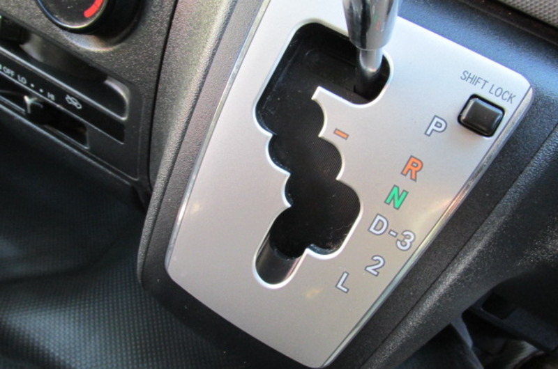 2010 TOYOTA HIACE LWB TRH201R MY11 UPGRADE