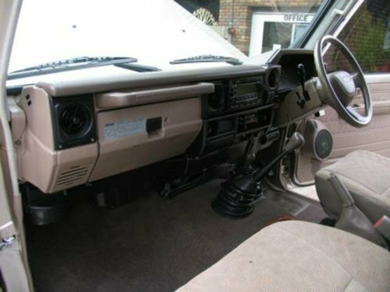 2006 TOYOTA LANDCRUISER RV (4x4) HDJ79R