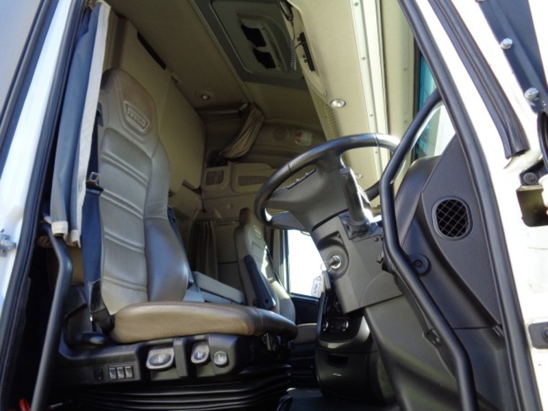 2015 IVECO Stralis 560 E5 Truck