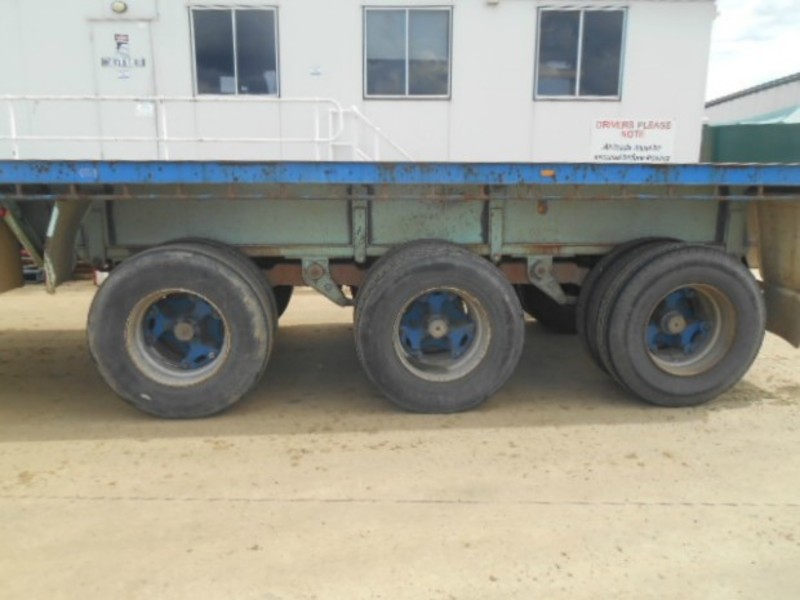 1980 Haulmark Flat top Semi Trailer