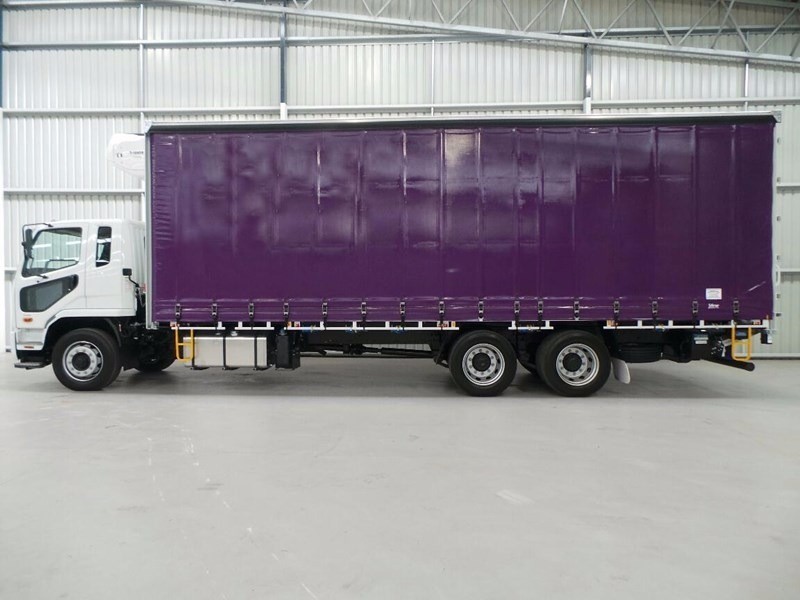 2017 FUSO Fighter 2427 Fighter 2427 Truck
