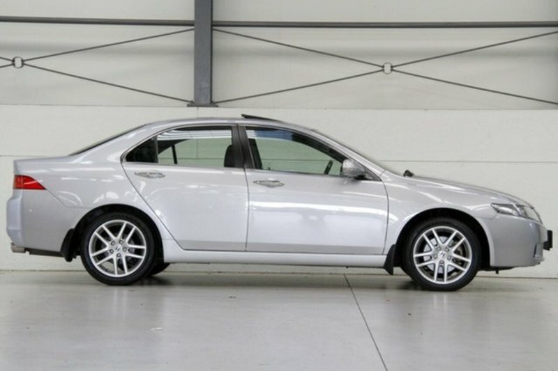 2004 HONDA Accord Euro Luxury CL