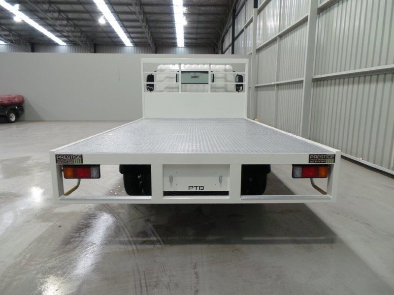 2016 HINO 717 - 300 Series 717 - 300 Series Truck