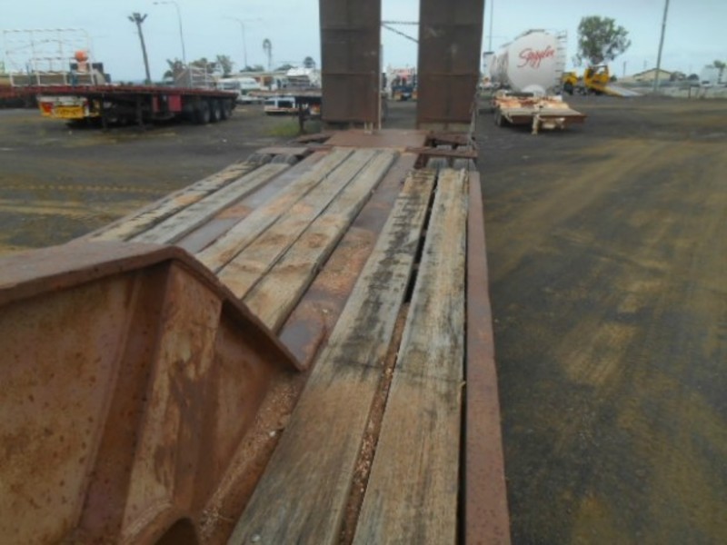 Drake Low LoaderPlatform Semi Trailer