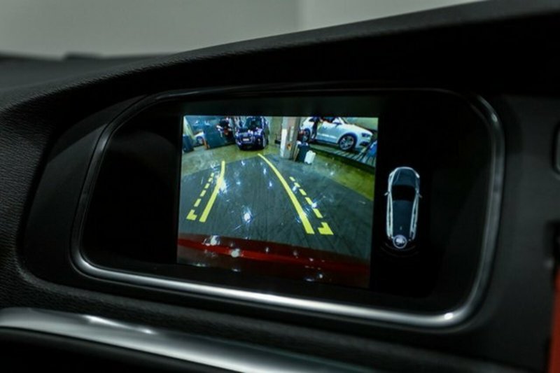 2015 VOLVO V40 T4 LUXURY M MY15