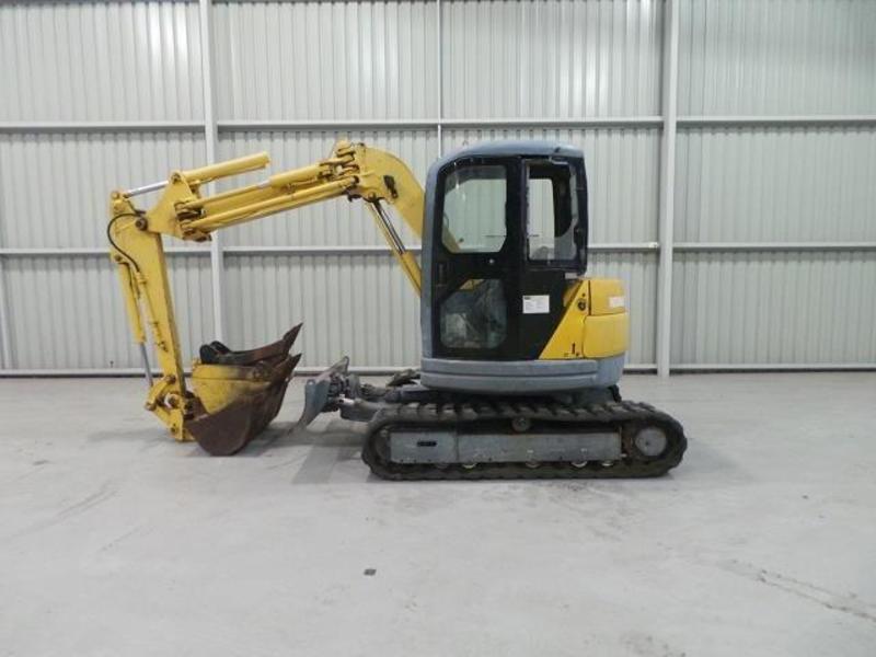 KOMATSU PC50UU-2 EXCAVATOR