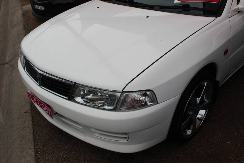 2000 MITSUBISHI LANCER GLXi CE