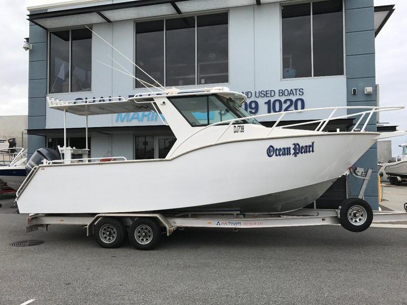 Bruce Boats Oceanrider 8M XL Fishing Deck