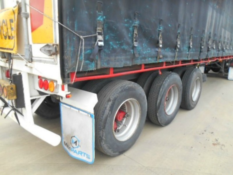 1989 Freighter Curtainsider Semi Trailer