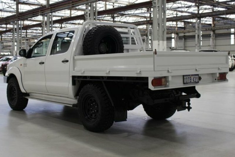 2011 TOYOTA HILUX SR (4x4) KUN26R MY12