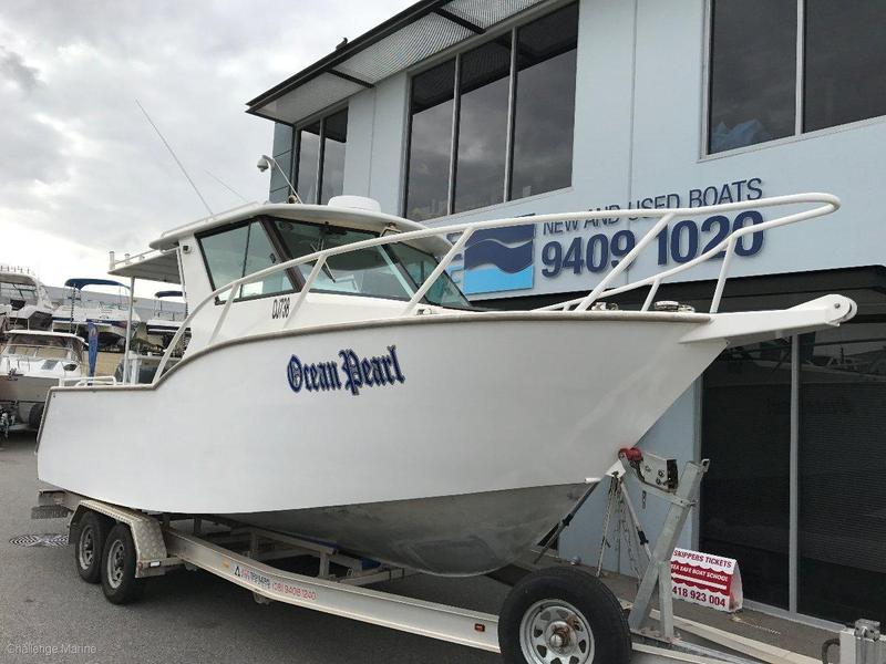 Bruce Boats Oceanrider 8M XL Fishing Deck