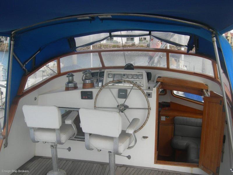 Cheoy Lee Bridgedeck