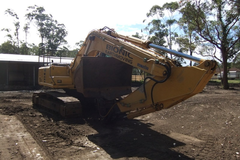 2002 KOMATSU PC220-6