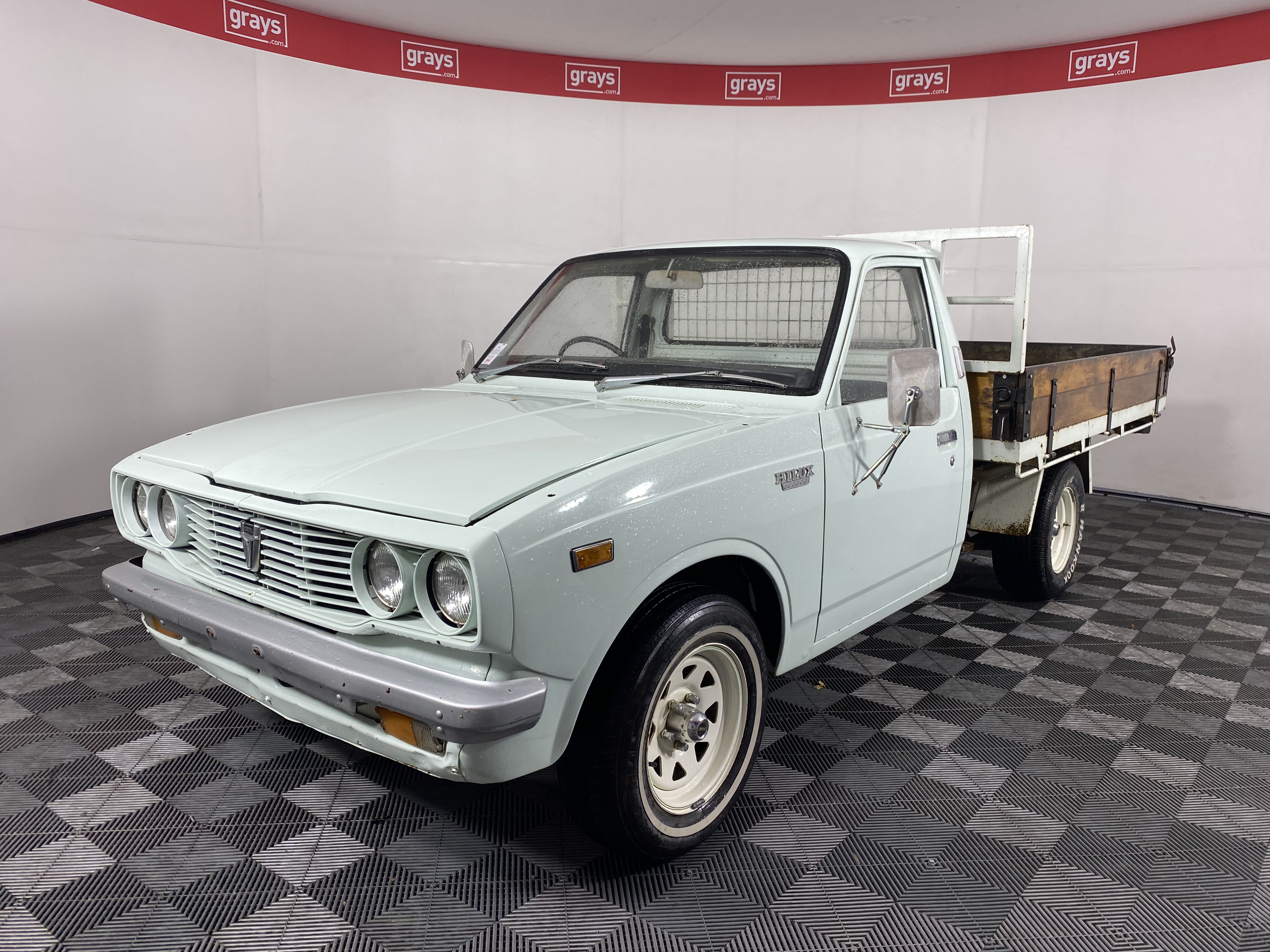 1975 TOYOTA HILUX UTE