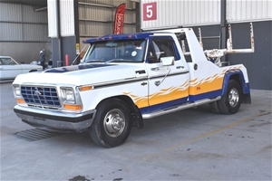 1977 FORD F350 TOW TRUCK