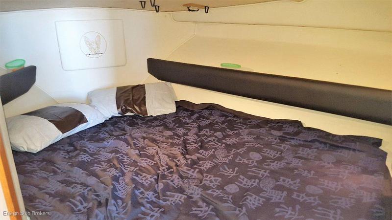 Caribbean 32 Flybridge Cruiser