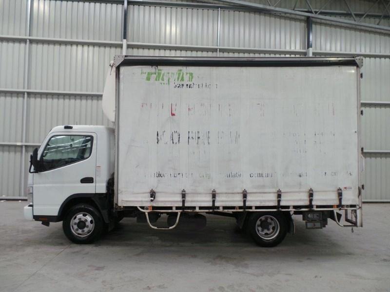 2009 FUSO CANTER